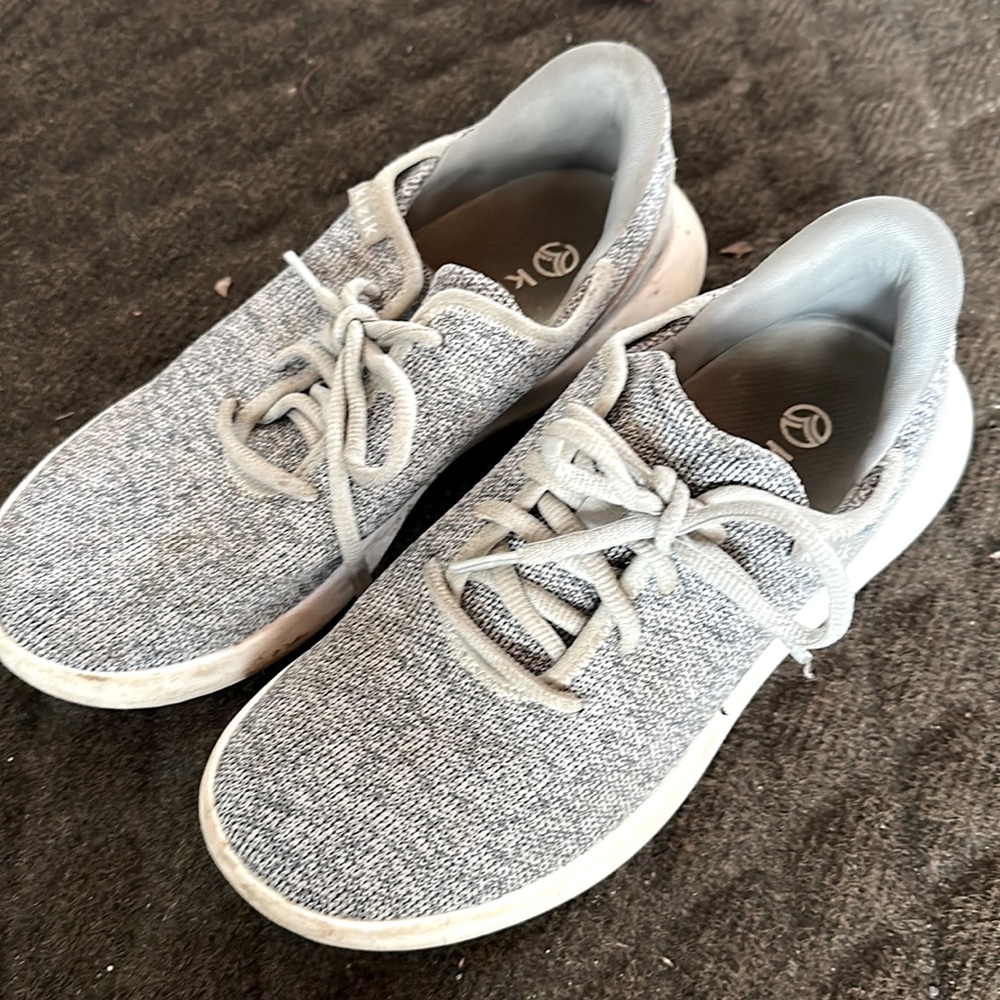 Kizik sneakers